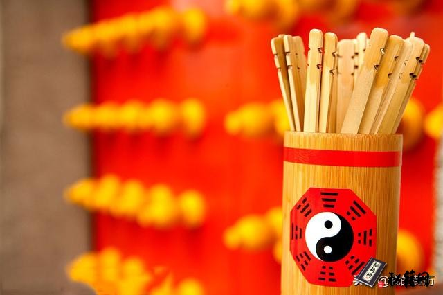 ��(hu��)��������һ�����׽�(j��ng)�����׽�(j��ng)������֮�g������ʲô�P(gu��n)ϵ��